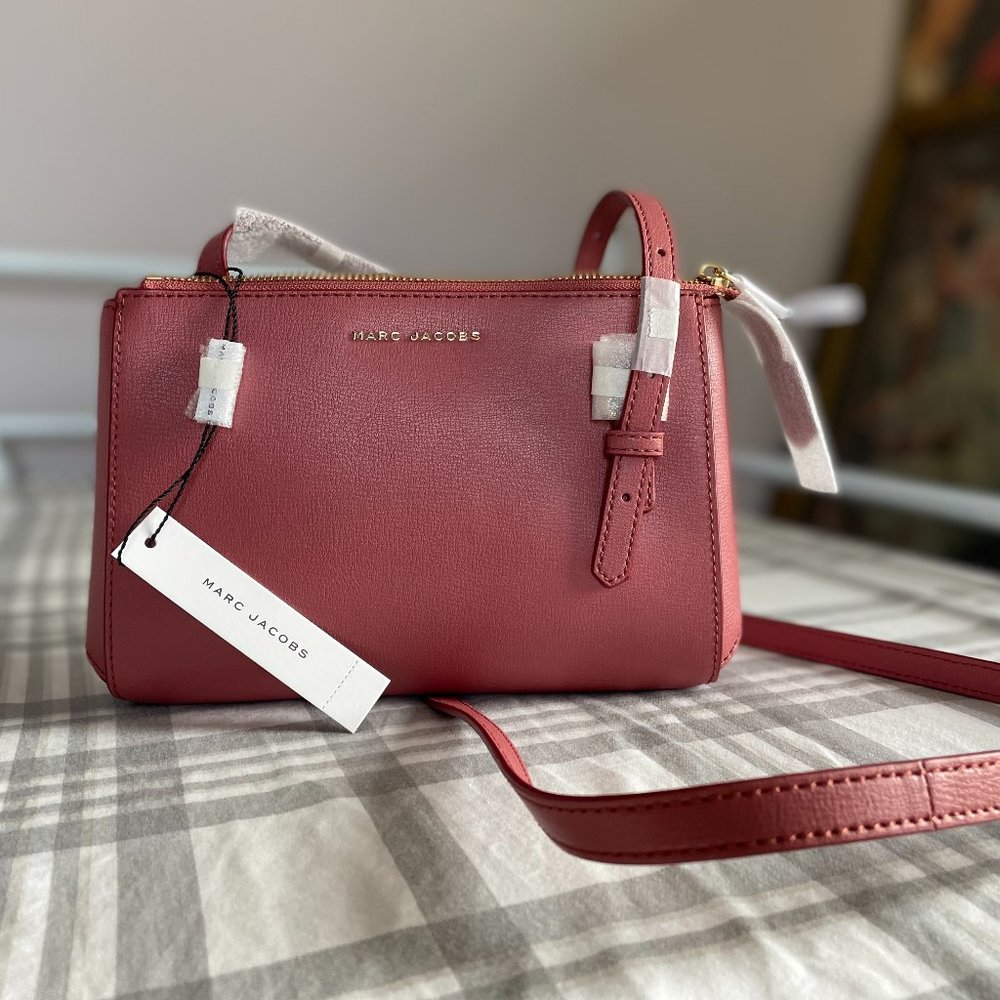 NWT Marc Jacobs Leather Crossbody in Santa Fe Red